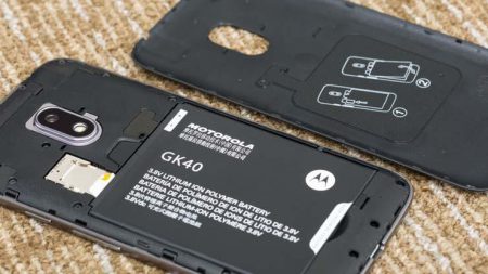 Bateria e interior del Moto G4 Play